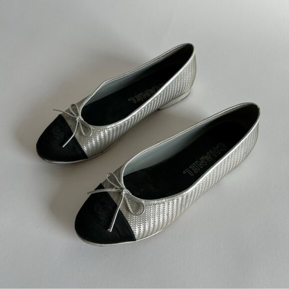 CHANEL CC CAP TOE DIAGONAL QUILTED SILVER BALLET FLATS SZ 39 - Picture 4 of 15